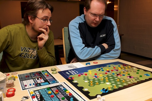 The two Ollis thinking Olli and Olli in deep concentration